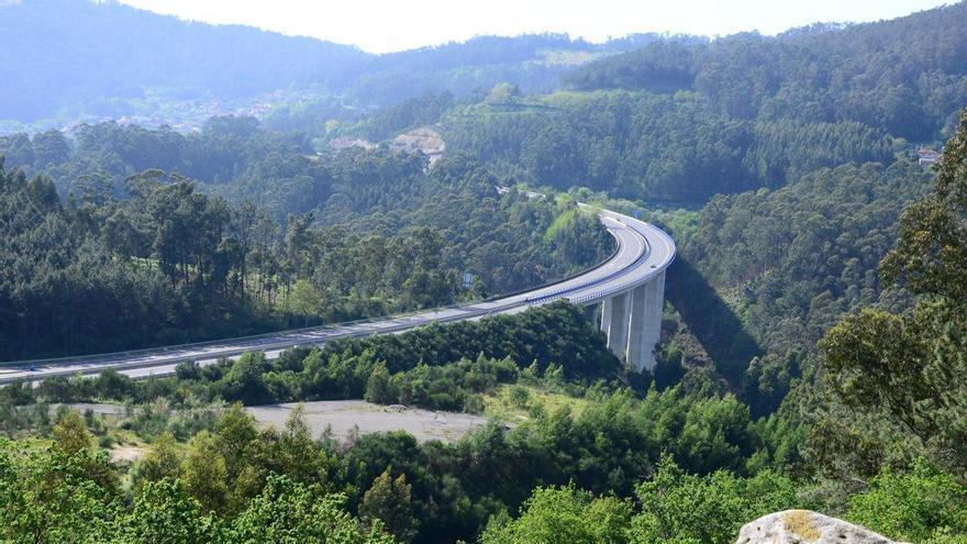 La Policía Local de Moaña auxilia en el monte de Meira a una conductora desorientada por culpa del GPS