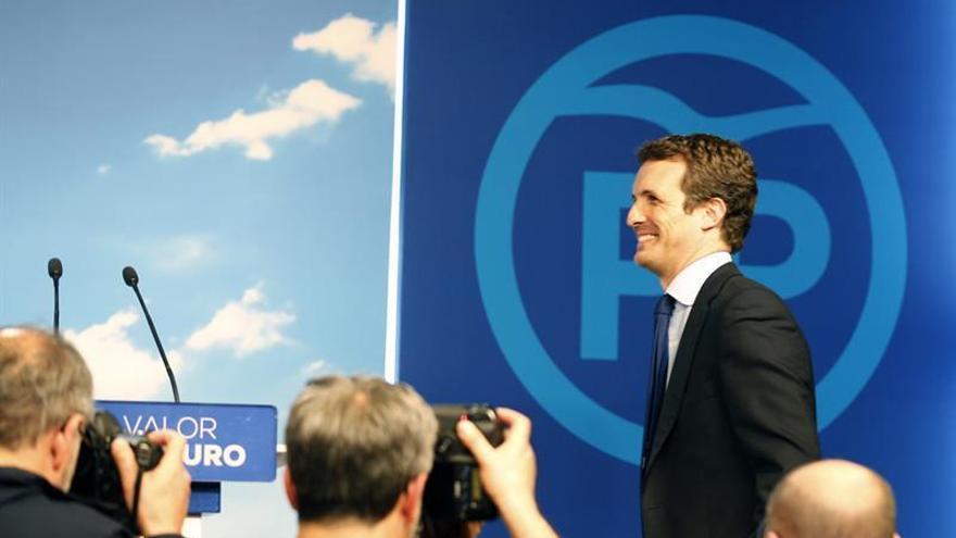 Pablo Casado lidia con la presión y pide tiempo