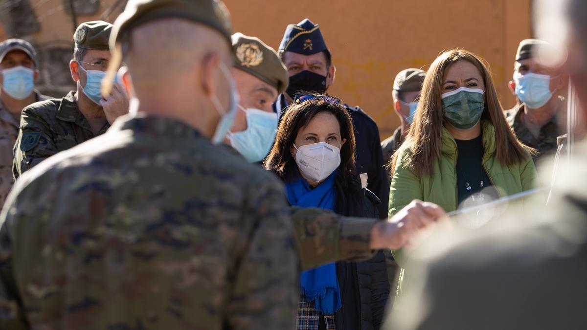 La ministra durante la visita a Monte la Reina.