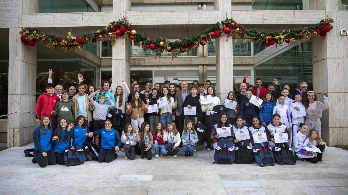 Todas las imágenes del recibimiento y reconocimiento a 53 deportistas de Ibiza en el Consell