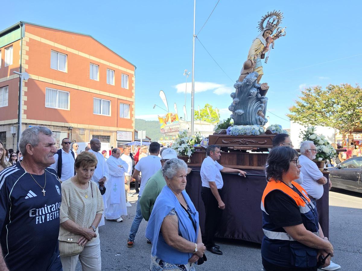 O Morrazo se echa al mar para rendir homenaje a la Virgen del Carmen O Morrazo se echa al mar para rendir homenaje a la Virgen del Carmen