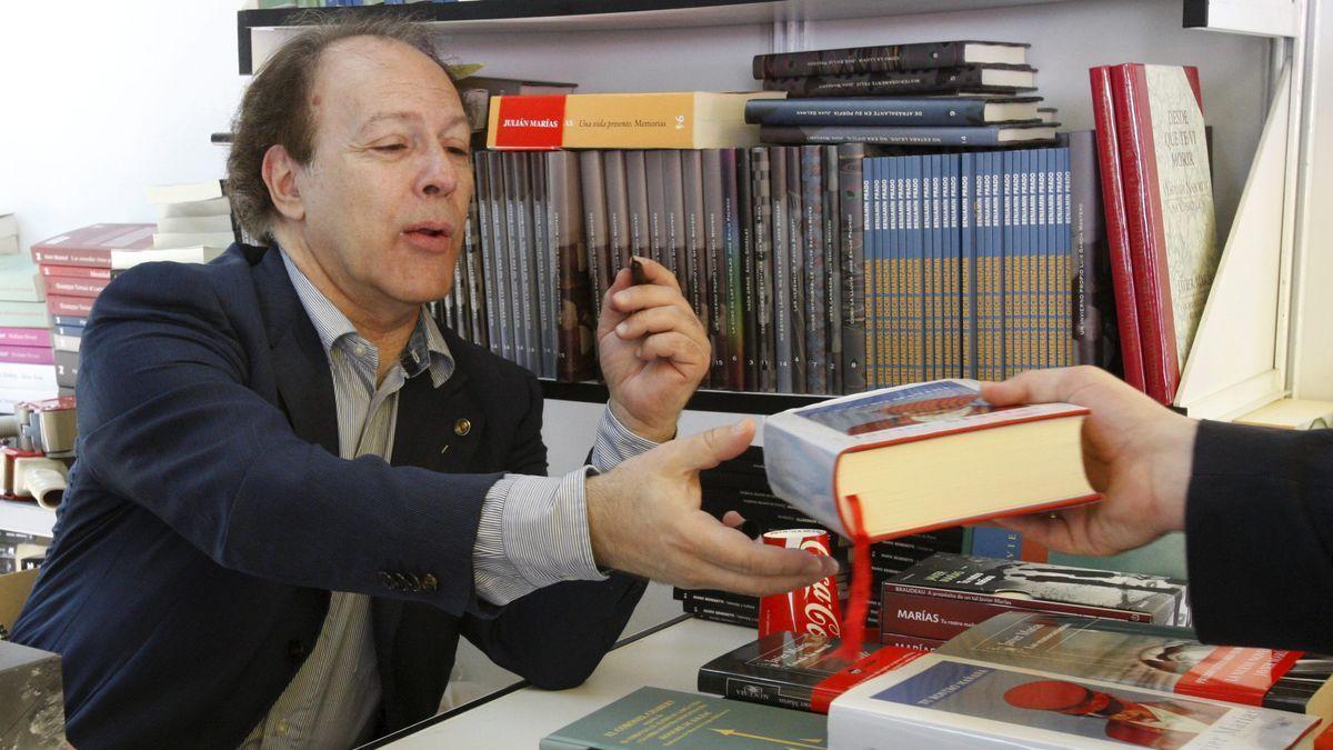 Javier Marías, en una de sus visitas a la Feria del Libro.