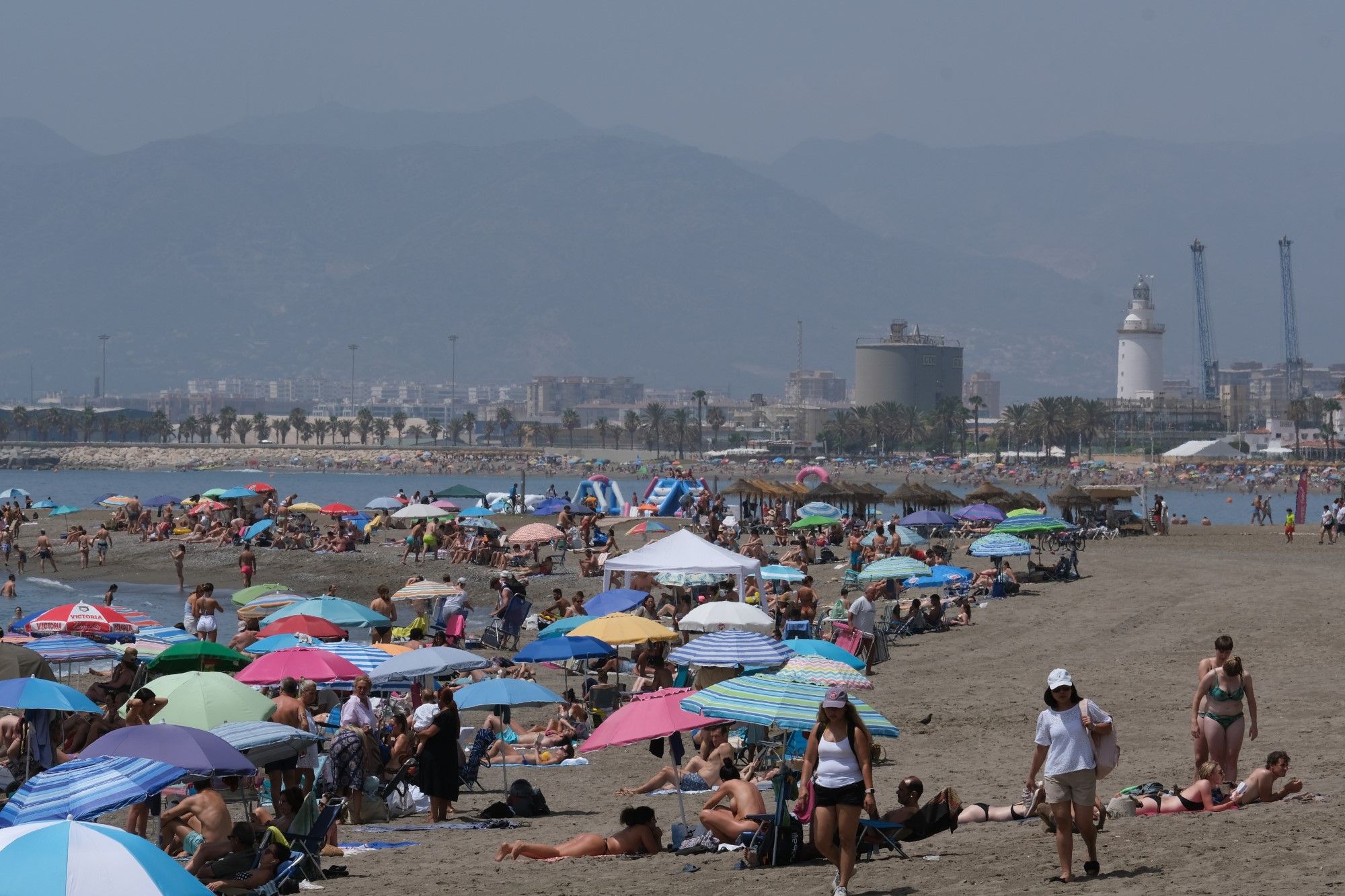 Las playas de Málaga, llenas en el primer domingo de julio