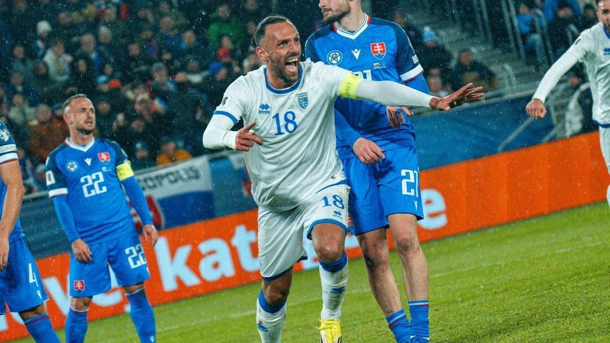 Muriqi luchará por ir al Mundial tras ganar Kosovo en Eslovaquia Muriqi luchará por ir al Mundial tras ganar Kosovo en Eslovaquia