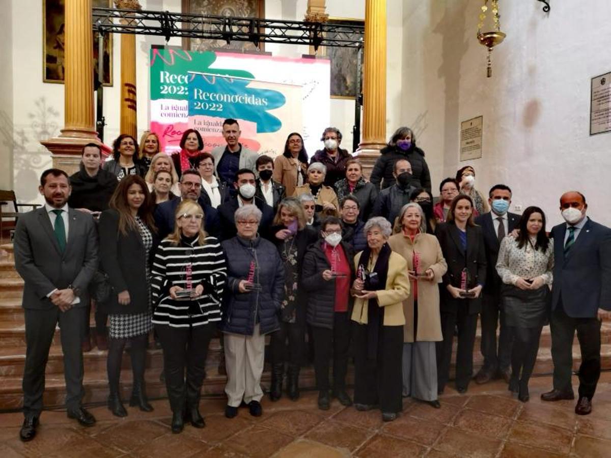 Foto de familia de las mujeres Reconocidas en Antequera.