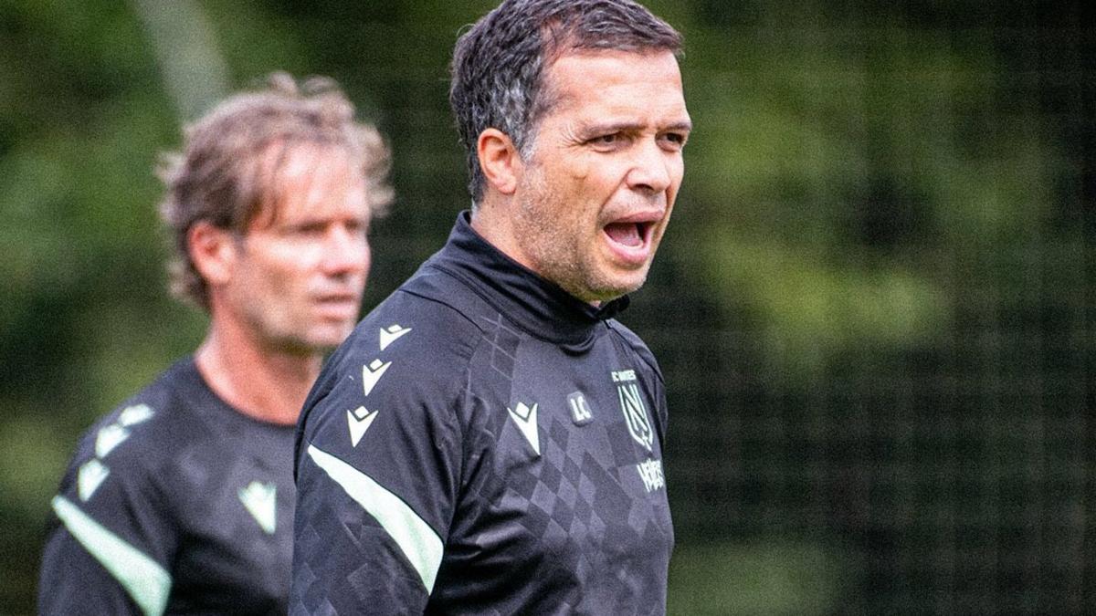 Luis Castro, durante su etapa como técnico en el Nantes.