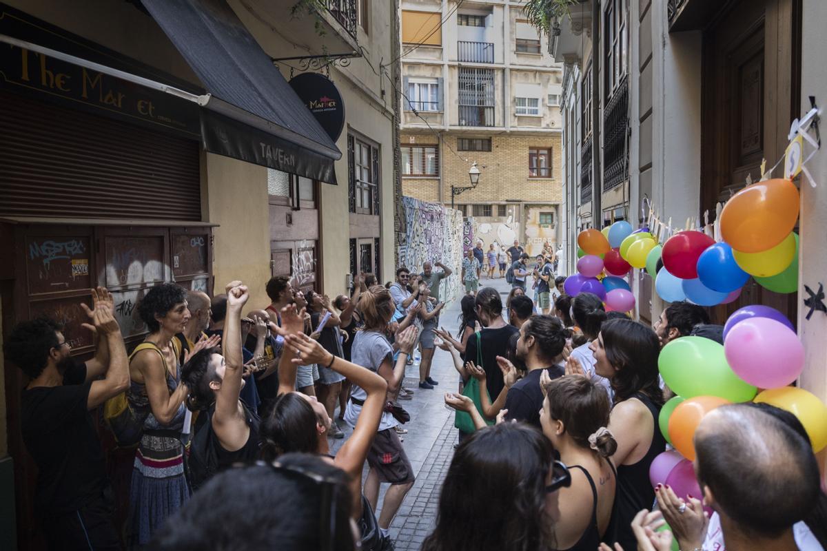 Desahucio paralizado en la calle Caixers de Valencia