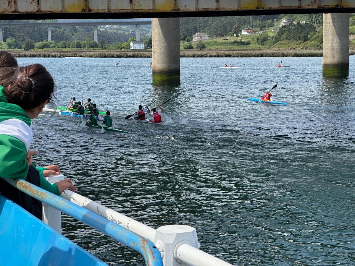 En imágenes: ambiente y sol en el XXXVI Campeonato de Asturias de Travesías Ría de Navia