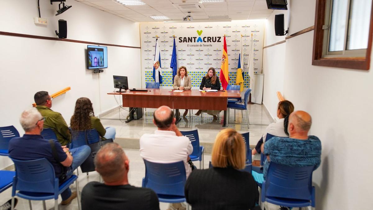 Reunión del Ayuntamiento de Santa Cruz con los clubes de fútbol.