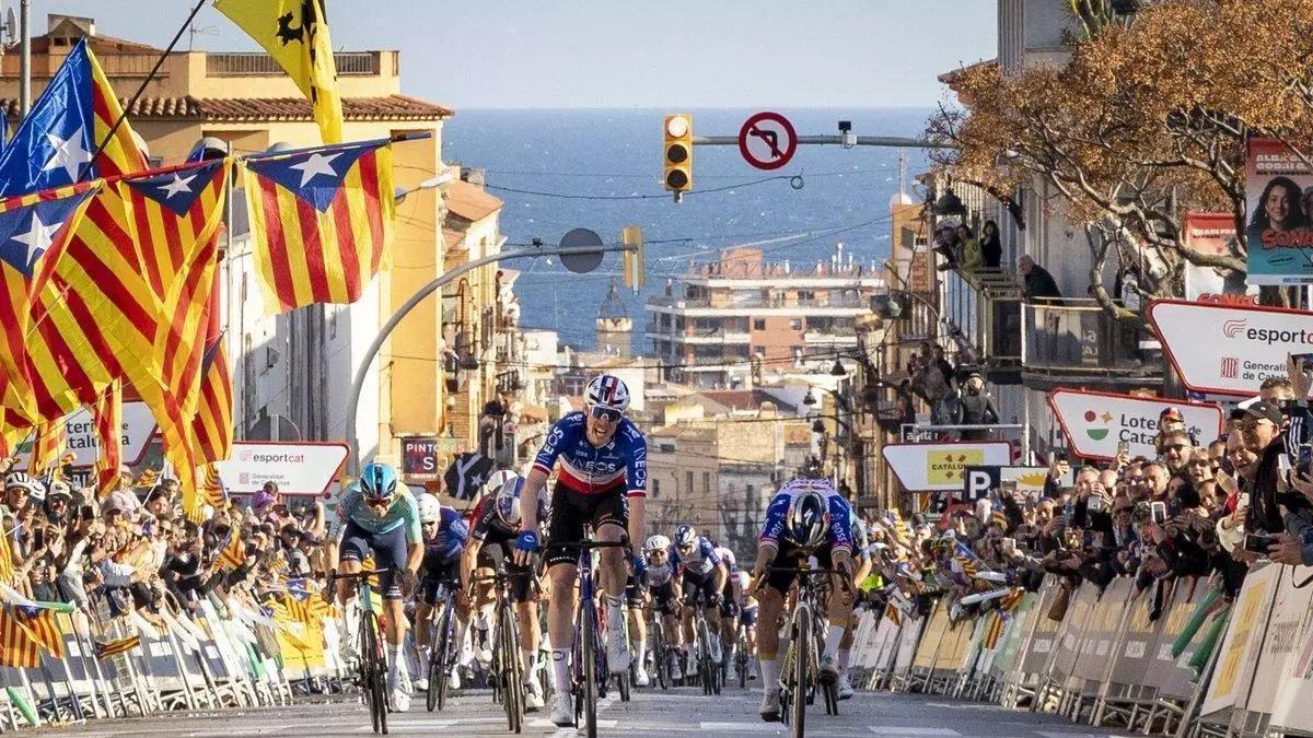 El francès Godon s'imposa a Evenepoel en una arribada de postal a Sant Feliu de Guixols