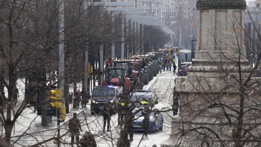 El 6 de febrero la tractorada llegó hasta el paseo de Independencia en Zaragoza.  | ANDREEA VORNICU