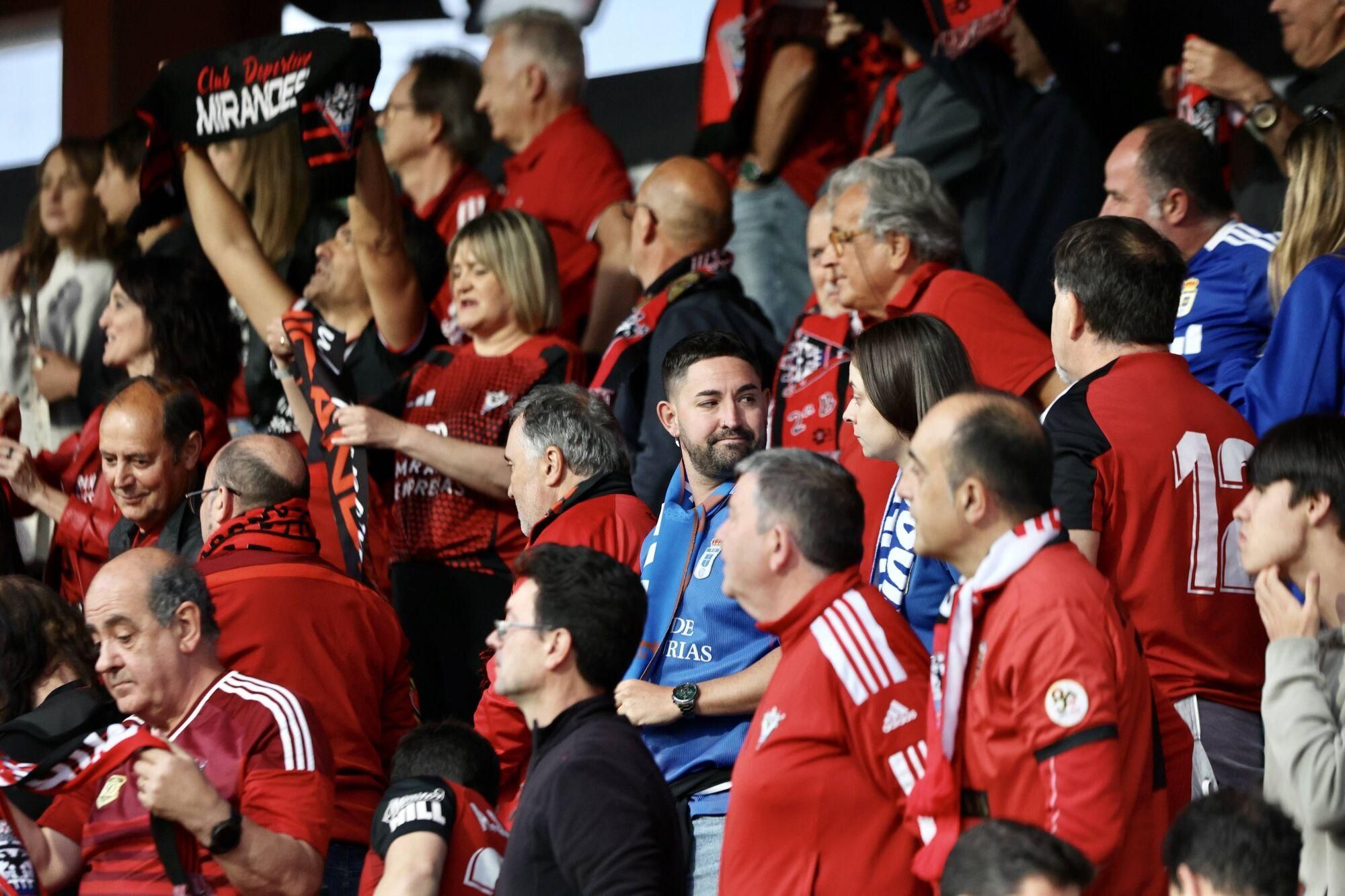 EN IMÁGENES: Ambientazo en el primer partido de la final por el ascenso a Primero entre Mirandés y Real Oviedo