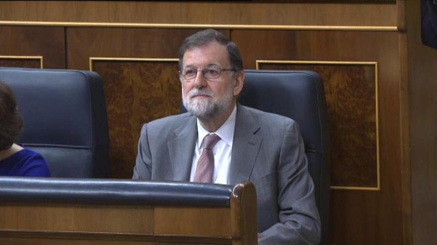 Rajoy descarta dimitir y ve la moción un &quot;chantaje&quot;