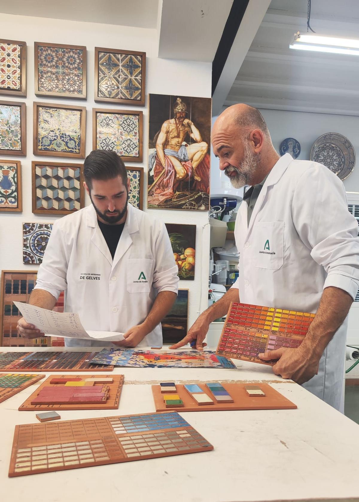 Las imágenes del nuevo retablo cerámico de la Macarena basado en la obra de Manolo Cuervo Las imágenes del nuevo retablo cerámico de la Macarena basado en la obra de Manolo Cuervo
