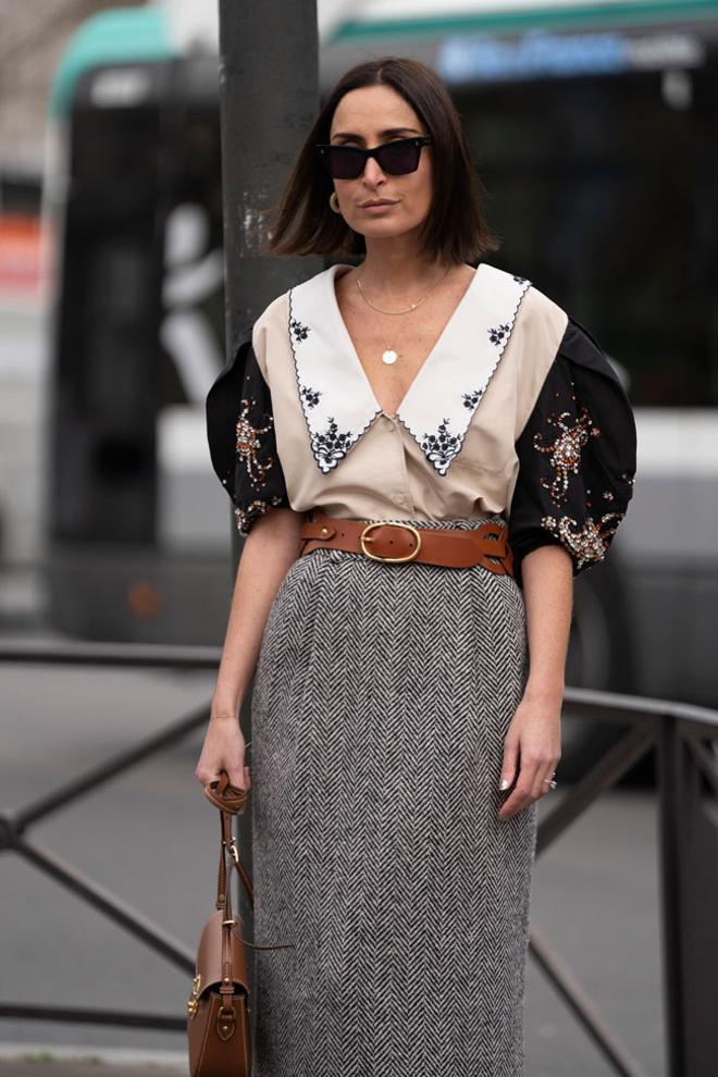 Camisa de cuello pico XL con bordados, visto en el 'street style' de París