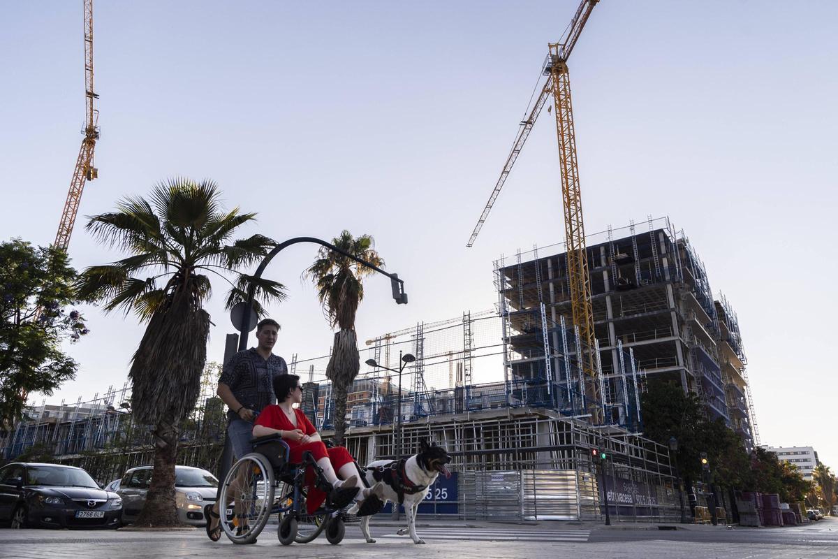 Edificio en construcción en el barrio de Safranar
