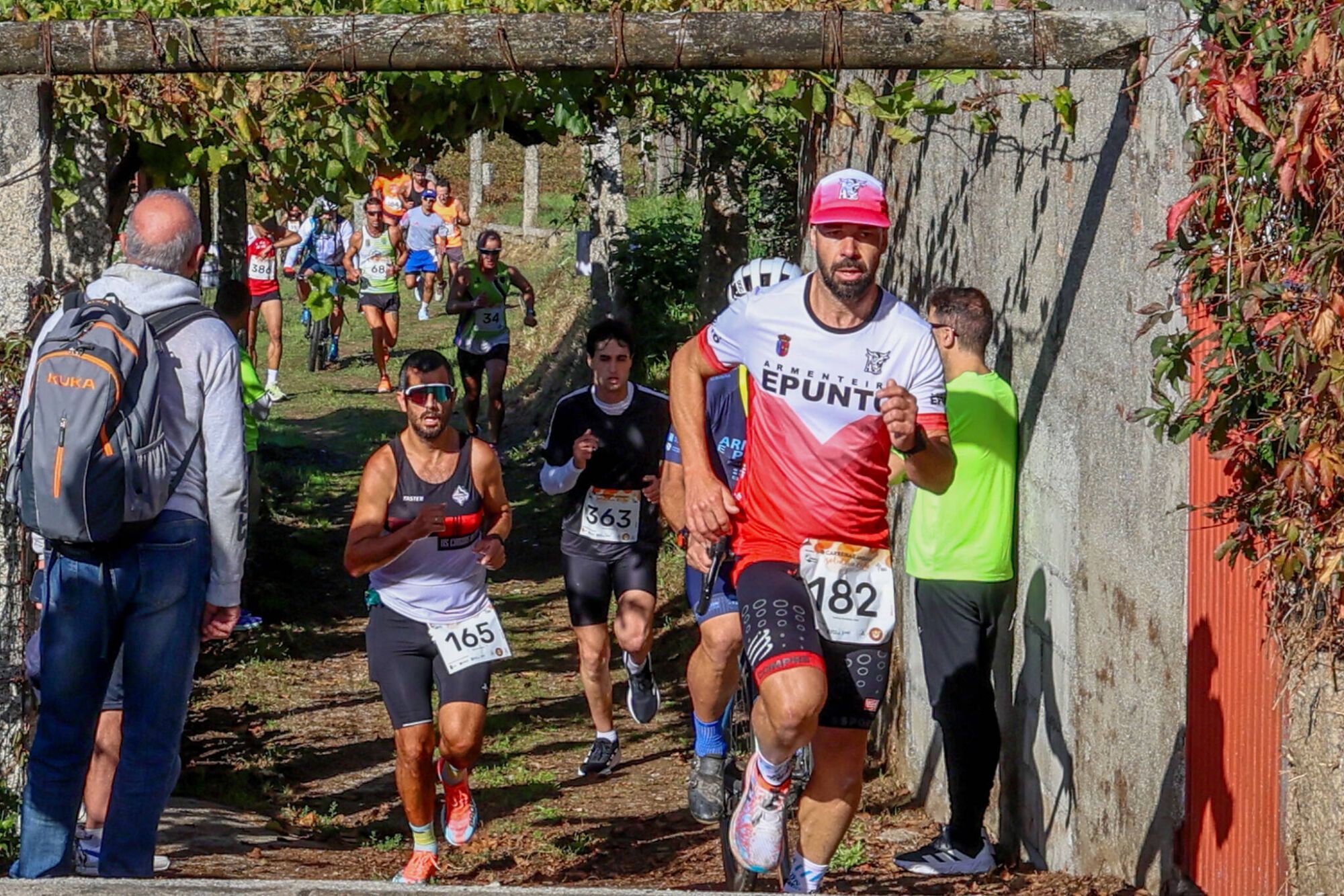 Andaina y carrera solidaria por niños como Leo Diz