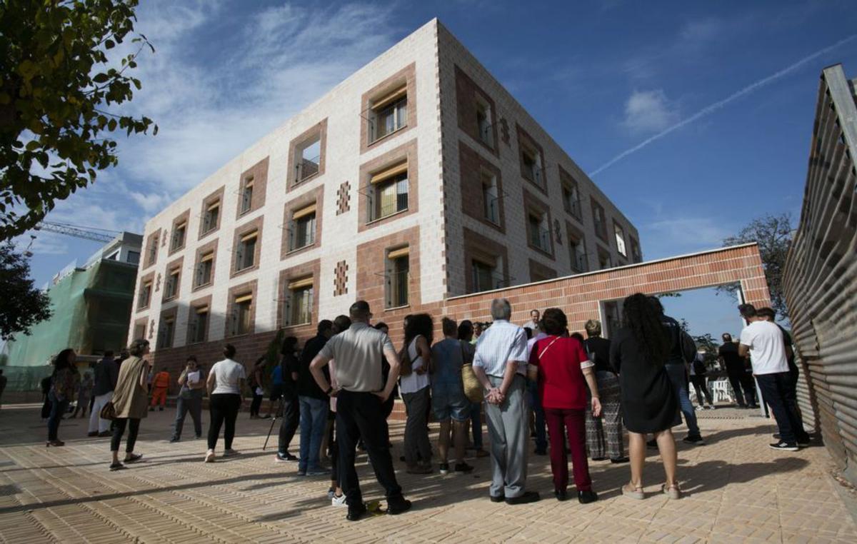 El edificio ubicado en la avenida Pere Matutes Noguera. | VICENT MARÍ