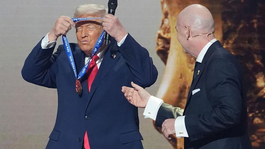La FIFA inaugura el Premio a la Paz con Trump