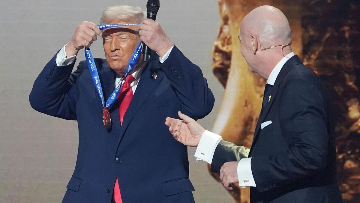 La FIFA inaugura el Premio a la Paz con Trump