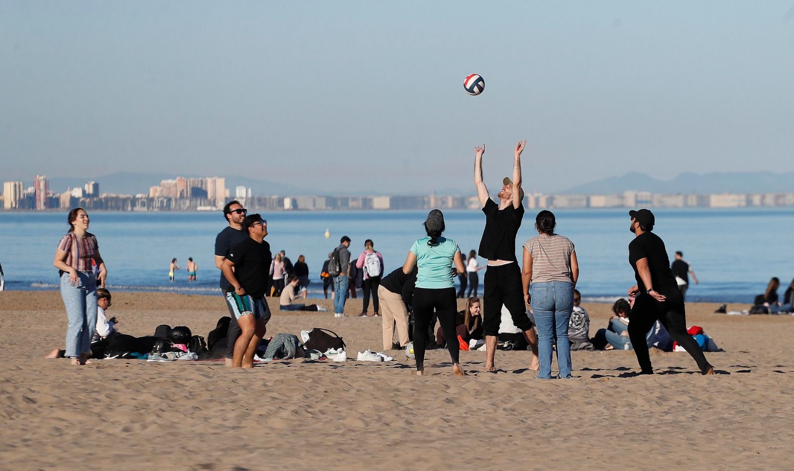 El buen tiempo vuelve a València