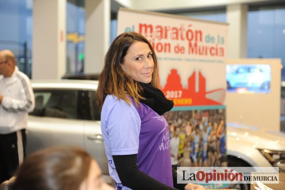 Entrega de dorsales para la Murcia Maratón