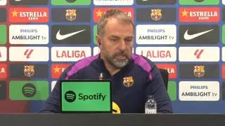 Flick da pistas sobre su once ante el Betis y avisa: "No he tomado una decisión"
