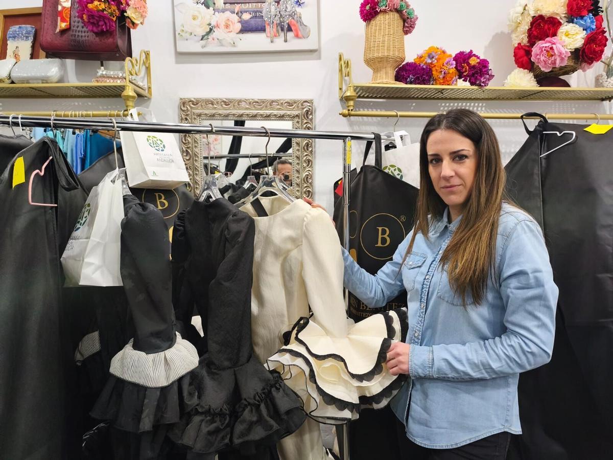 La colección de 33 trajes, se llama Mírame (Y ahora ya no puedes mirar a otro lado) de Carmen Benítez