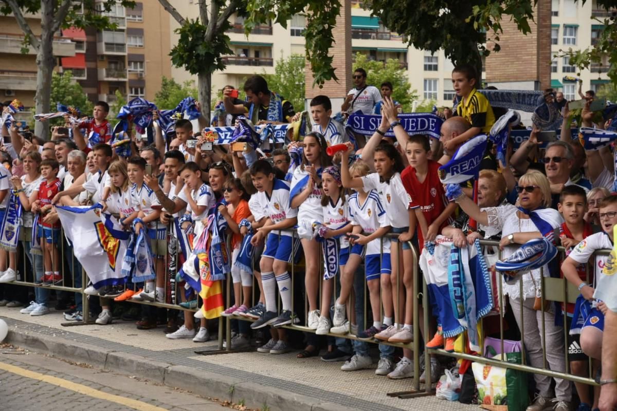 Espectacular recibimiento al Real Zaragoza en el partido contra el Numancia