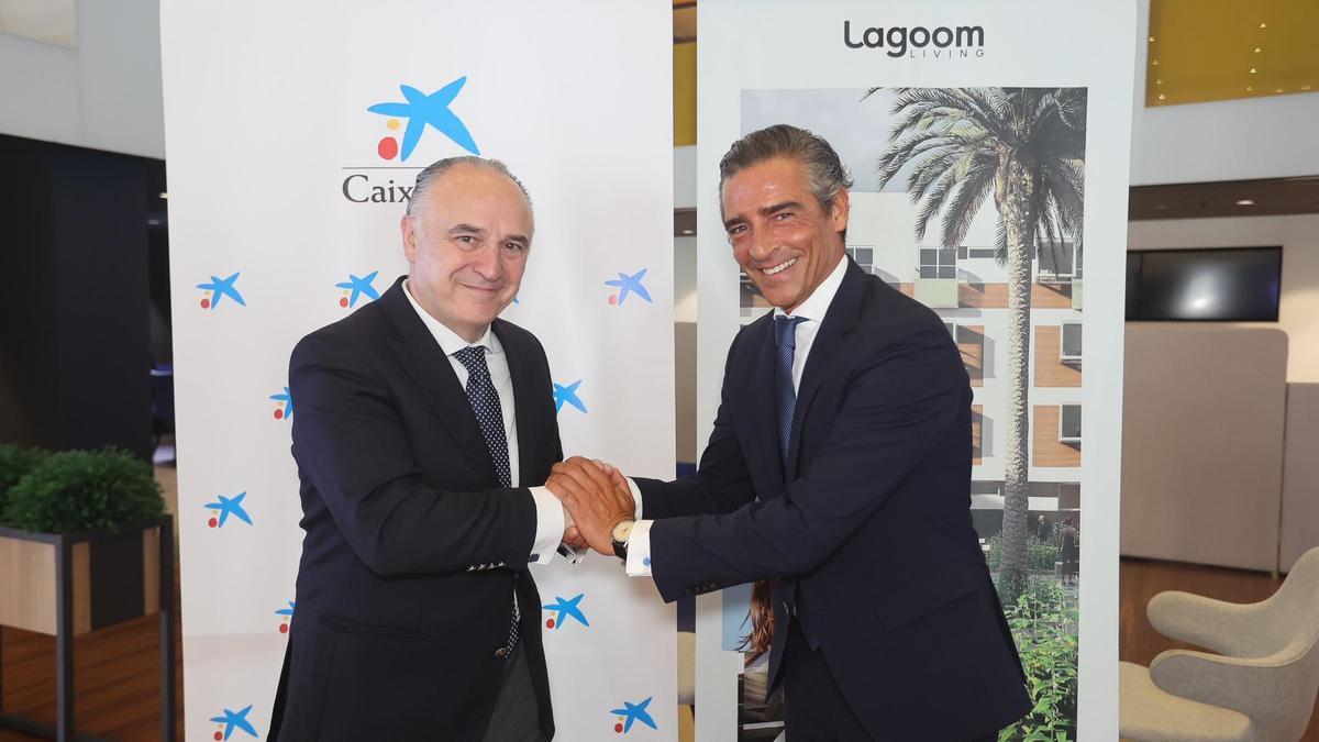 Firma del acuerdo con Caixabank para financiar Lagoom Living.