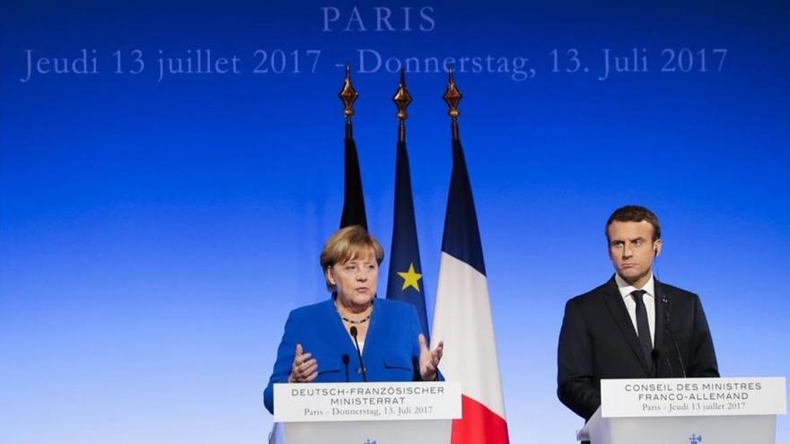 Merkel y Macron reimpulsan el eje francoalemán