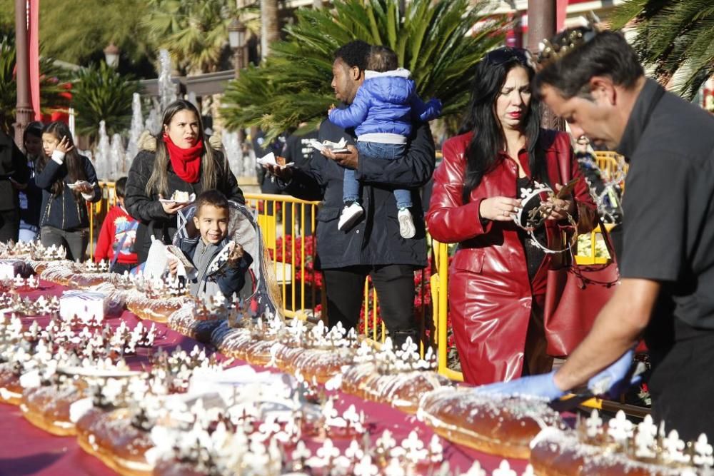 Reparto del Roscón de Reyes a los murcianos