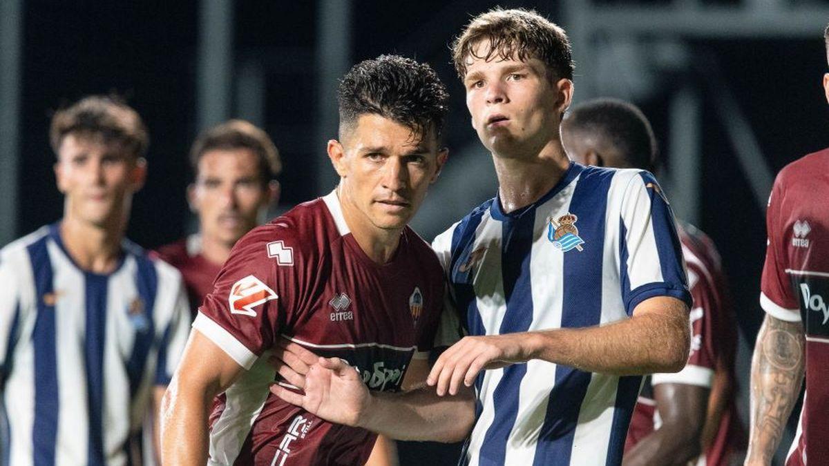 Juanjo Nieto, en el Real Sociedad B-Castellón: volvió a jugar como albinegro casi 5.000 días después.