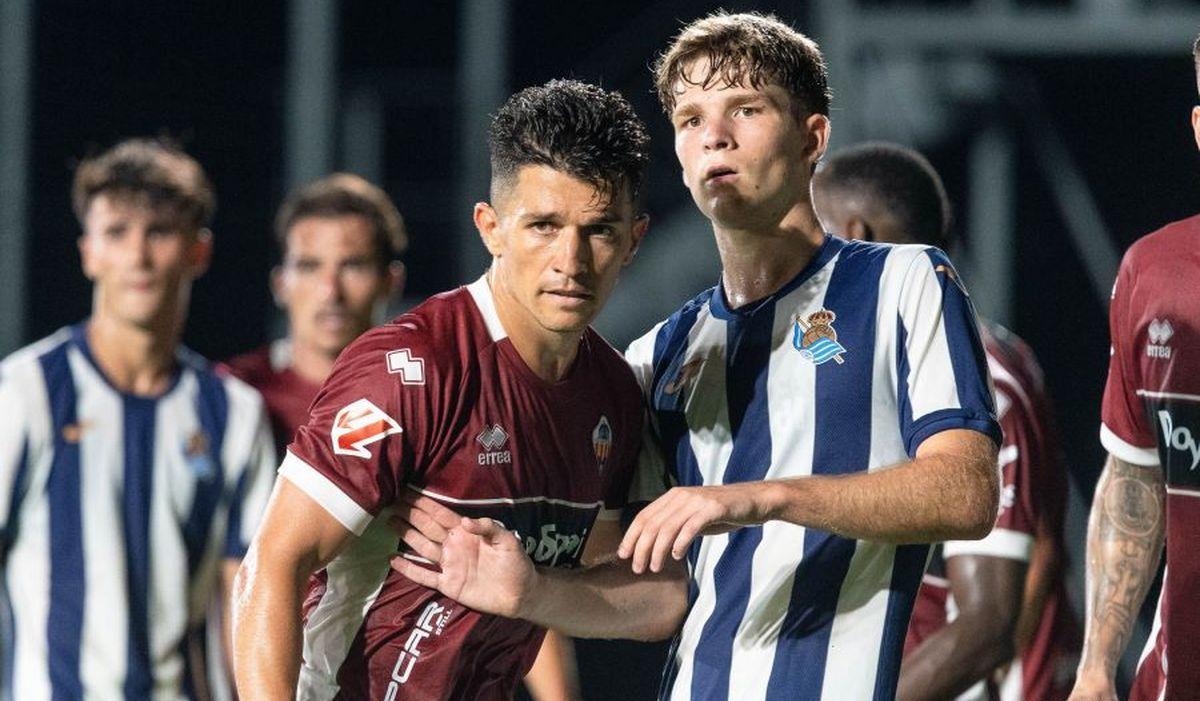 Juanjo Nieto, en el Real Sociedad B-Castellón: volvió a jugar como albinegro casi 5.000 días después.