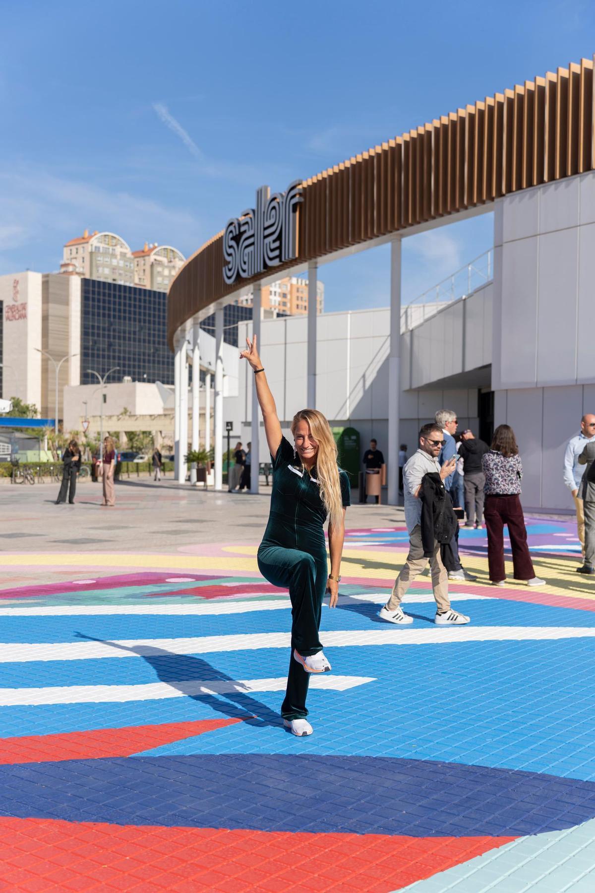 Julieta XLF autora de la obra.