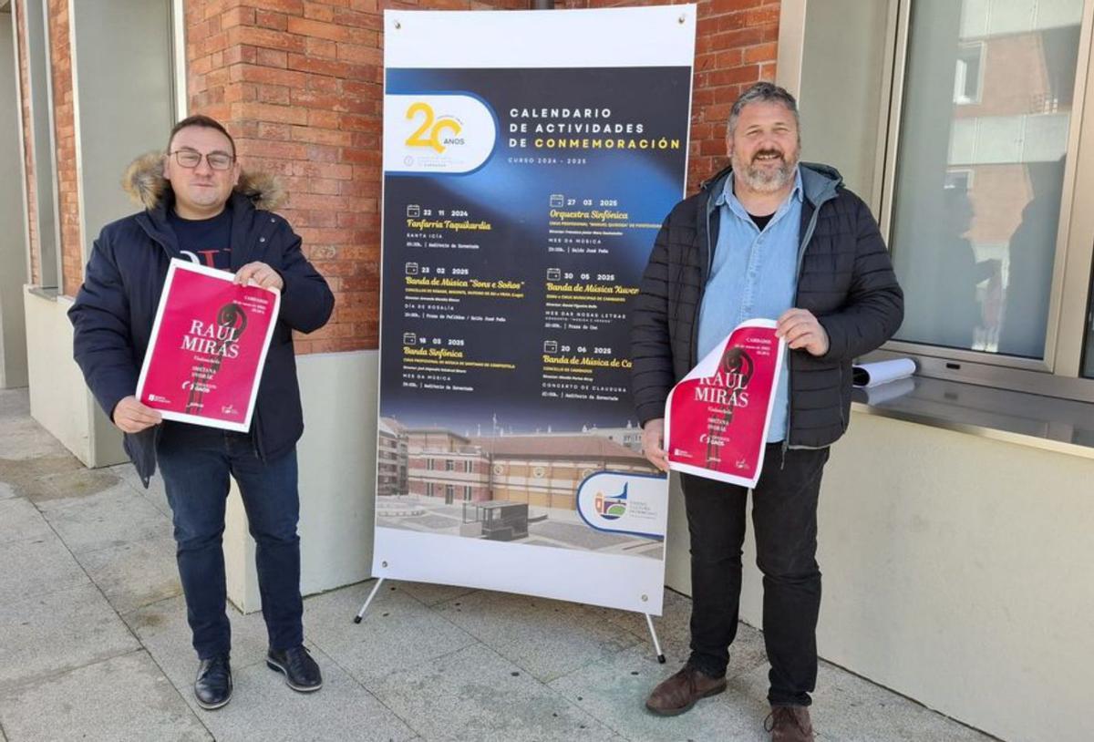 El director y el concejal presentaron el cartel. |  FdV