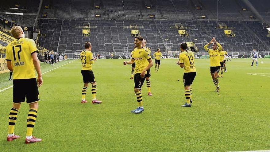 Haaland celebra el primer gol del Dortmund ayer.