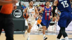 Facun Campazzo, perseguido por su compatriota Laprovittola, en la pasada Supercopa