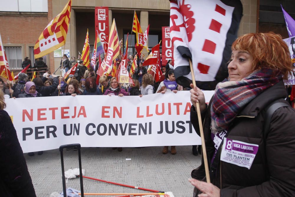 Mobilització a Girona amb motiu de la vaga feminista