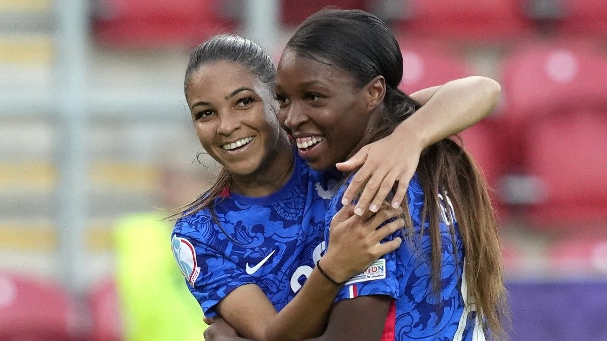 Dos victorias y un empate fueron suficientes para que Francia llegase a los cuartos de final de la EURO