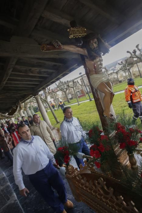 La celebración del Cristo del Socorro en Luanco.