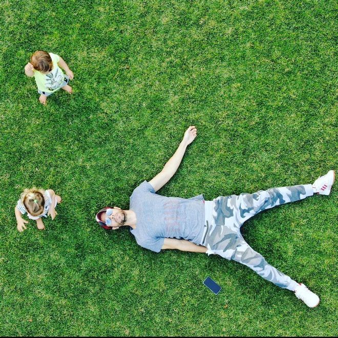 Enrique Iglesias con sus hijos mellizos