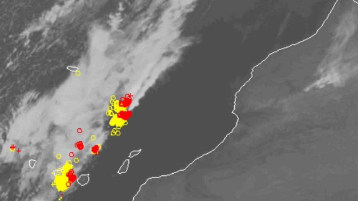 dolor de estómago antena Perder DANA TIEMPO CANARIAS AEMET: Canarias registra fuertes lluvias y 575 rayos  durante la madrugada