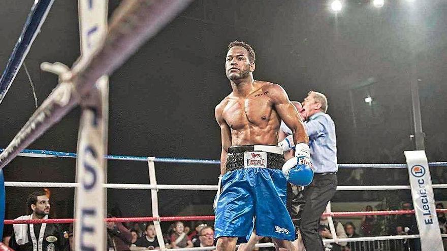 Kelvin Dotel se enfrenta hoy a Beselia en Kiev