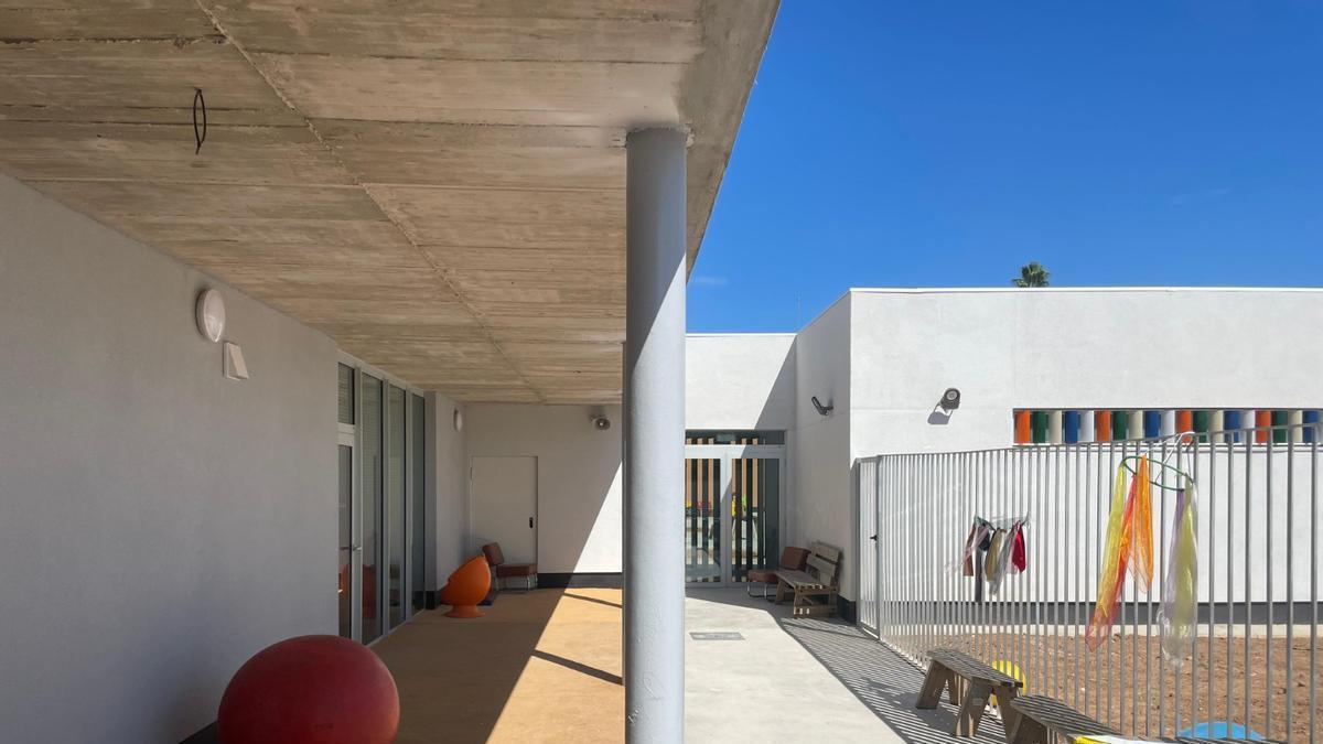 Patio del nuevo colegio Alberto Tortajada de Algemesí.