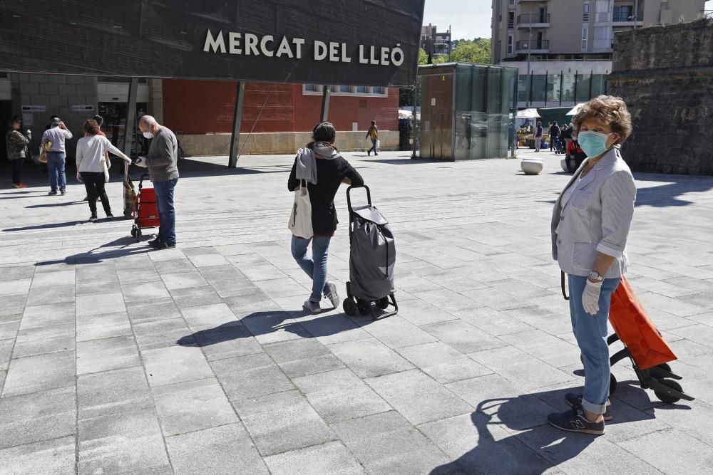 Imatges: Cua per entrar al Mercat del Lleó