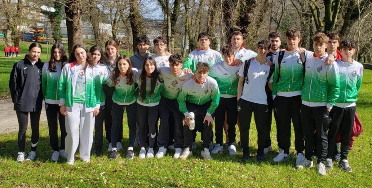 Formación del equipo estradense.