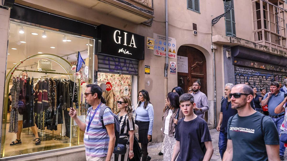 Las patronales de comercio señalan un descenso en la venta de moda durante este año.