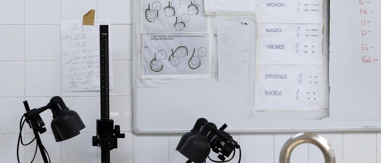 Foto de archivo de las instalaciones de los forenses en el Hospital Nicolás Peña de Vigo. // Marta G. Brea