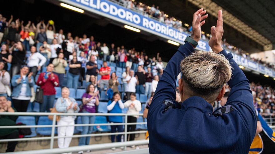 Costa Adeje y Barcelona regalan una tarde de &#039;Primera&#039; a un Rodríguez López de récord